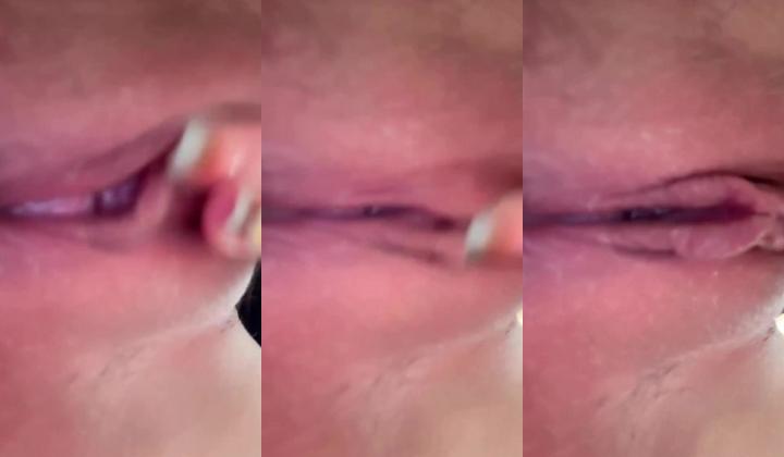 推特人气女神，【前女友礼酱】，前男友拍第三视角，大鸡巴学长猛干，各种服装