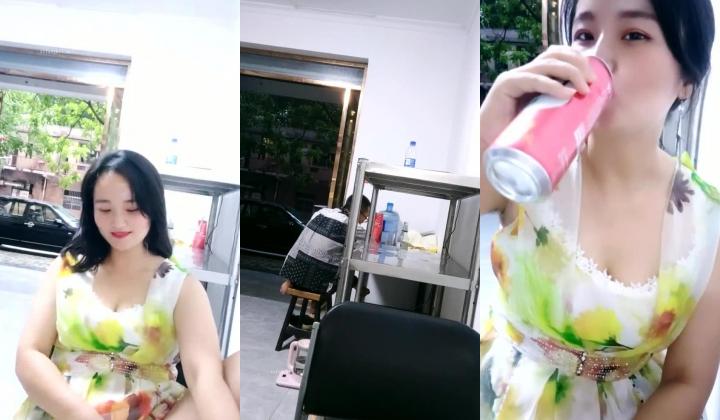 山东超市的老板娘，【北冥有鱼】，带表妹初下海，店里还有人，就要露奶子，约