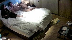 安防酒店偷拍精品作者强推 谁家女朋友被抱起来操对白清晰，叫床真好听