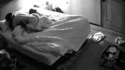 安防酒店偷拍精品作者强推 谁家女朋友被抱起来操对白清晰，叫床真好听