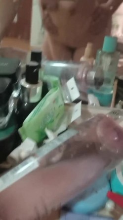 妹妹紧皮肤白嫩26岁芳龄西门【小一妹】露脸啪啪自拍，呻吟声好听约炮黑人壮汉抱起来肏