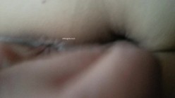 公司团建小伙下药迷翻美女同事 玩了一下她的B 怕坐牢没敢操