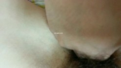 公司团建小伙下药迷翻美女同事 玩了一下她的B 怕坐牢没敢操