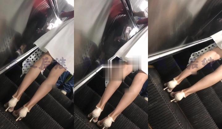 作死CD大神无人后继电梯楼梯尾随跟踪广角撩裙偸拍多位小姐姐裙底发现迷你裙