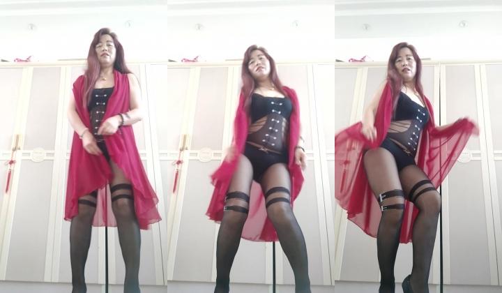 《臀控熟女控》优酷广场舞露脸骚比熟女网红大屁股【玉儿】定制私拍各种透明撩骚情趣装扭臀晃腰挑逗掰穴自慰超骚