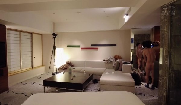 PRED-396 綺麗なお姉さんとホテルでお泊り中出しデート 24時間ずっと痴女られ続けた僕 楪カレン