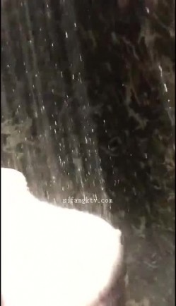 最新终究母狗反差婊淫妻性爱流出 ️尺度惊人 ️解锁所有玩法 完美展现女人骚浪贱的天性 截图3